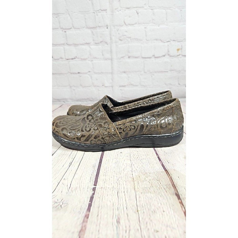 Boc Born Concept Brown Tooled Clogs Slip On Flats Women's Shoe Size 7